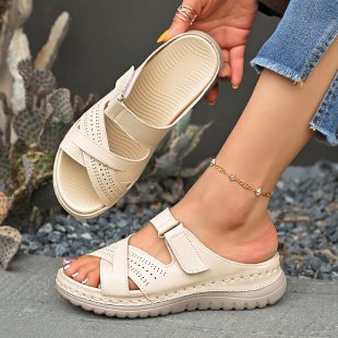 summer new arrival: women's plus-size platform slides for cross-border e-commerce. wholesale available. dropshipping to  and . (price difference: $0.67)