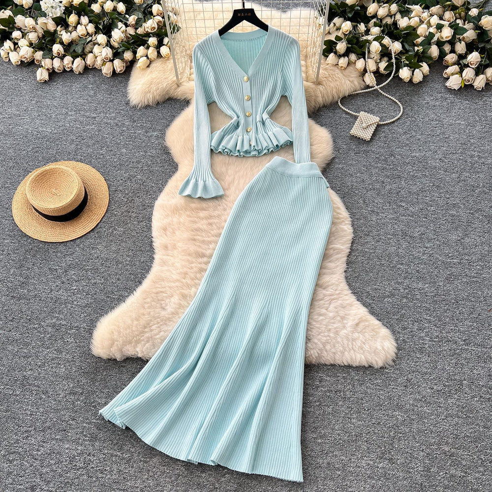 Rich girl style high-end mature woman set: women's autumn flared sleeve knit top + high-waisted fishtail midi skirt