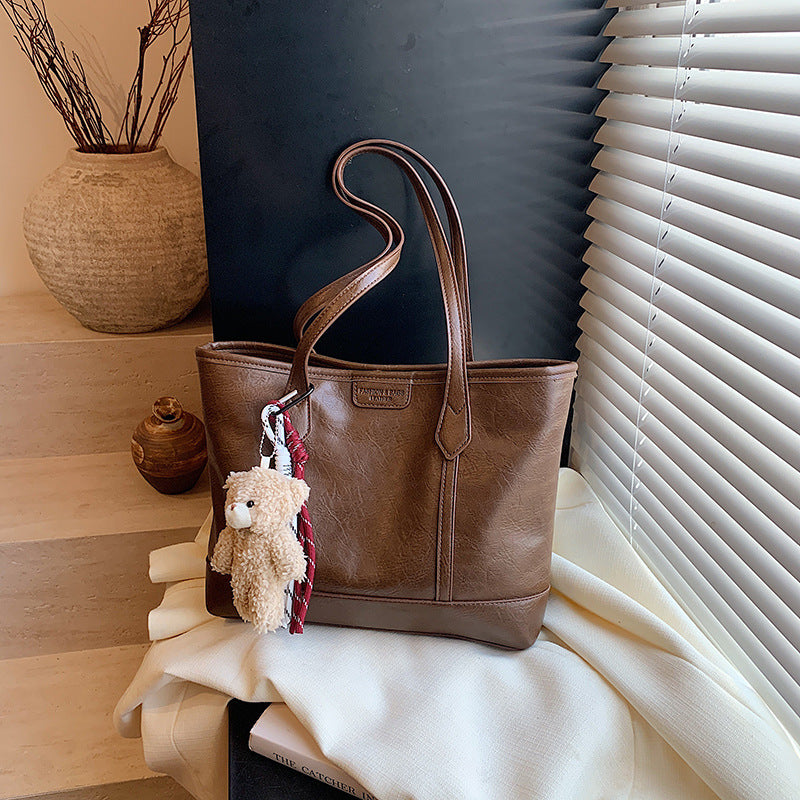 Retro large-capacity bag women's 2025 winter new shoulder bag fashionable foreign style fashionable commuter tote bag