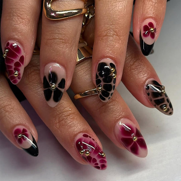 Cross-border hot-selling nail art wholesale retro flower repeatable fake nails short almond wearing nail nails