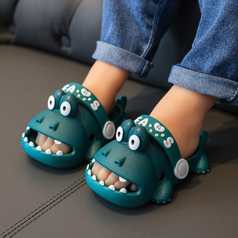 New arrivalkids slippers summer men's and women's cute cartoon clogs home non-slip toe shoes fashionoutwear sandals