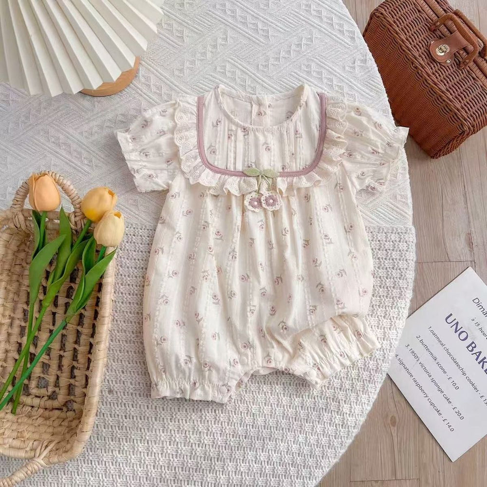 Newborn baby girl sweet & chic floral short-sleeve summer romper - lightweight bodysuit for outdoor crawling
