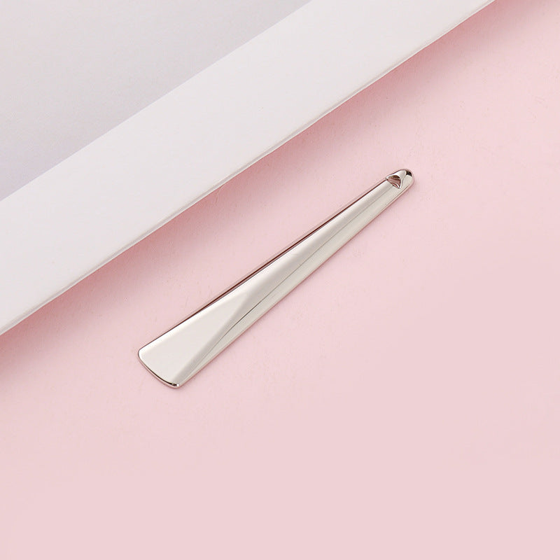 Ready-to-ship wholesale cosmetic applicators: essence, face cream, and eye cream spatulas. minimalist-style small spoons for powder and cream foundation