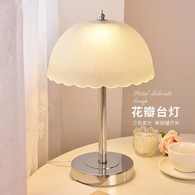 Romantic bedside table lamp for bedrooms, princess-style, minimalist, and subtly luxurious. perfect as a night light or wedding gift. wholesale options available