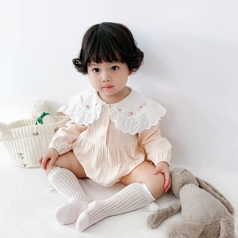 Infant and toddler spring and autumn clothing, baby girl long-sleeved romper, 100-day and first-year celebration outfit, stylish floral jumpsuit, super cute peter pan collar