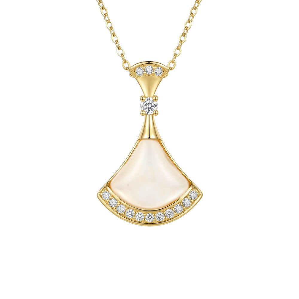 Popular copper-inlaid zircon cat's eye stone small skirt necklace for women, accessible luxury, niche style, non-fading clavicle chain jewelry