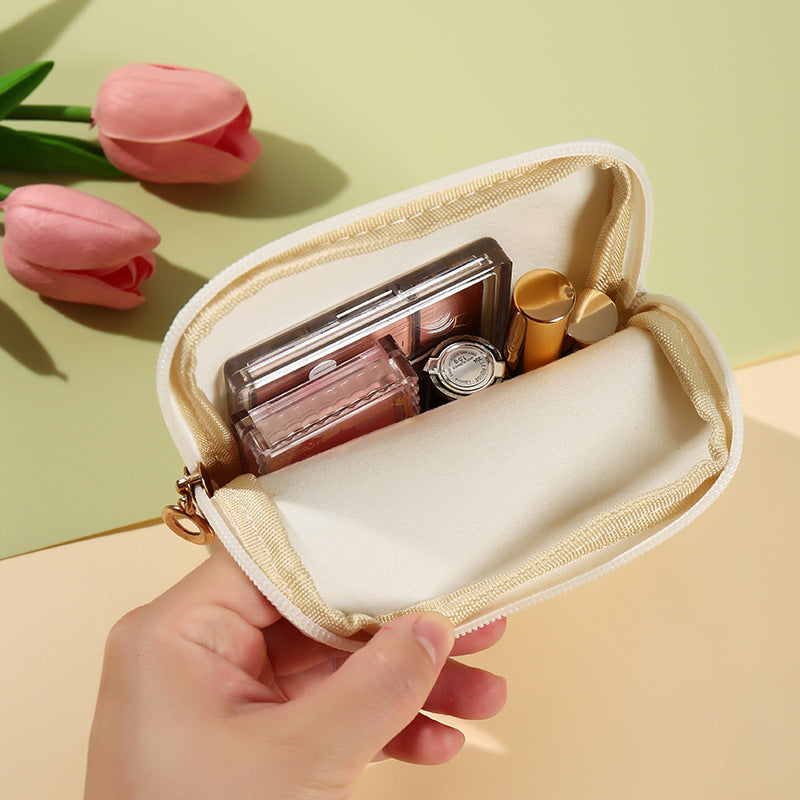 Sanitary napkin storage bag Small fresh portable PU waterproof pad storage bag Aunt towel physiological bag carry-on bag