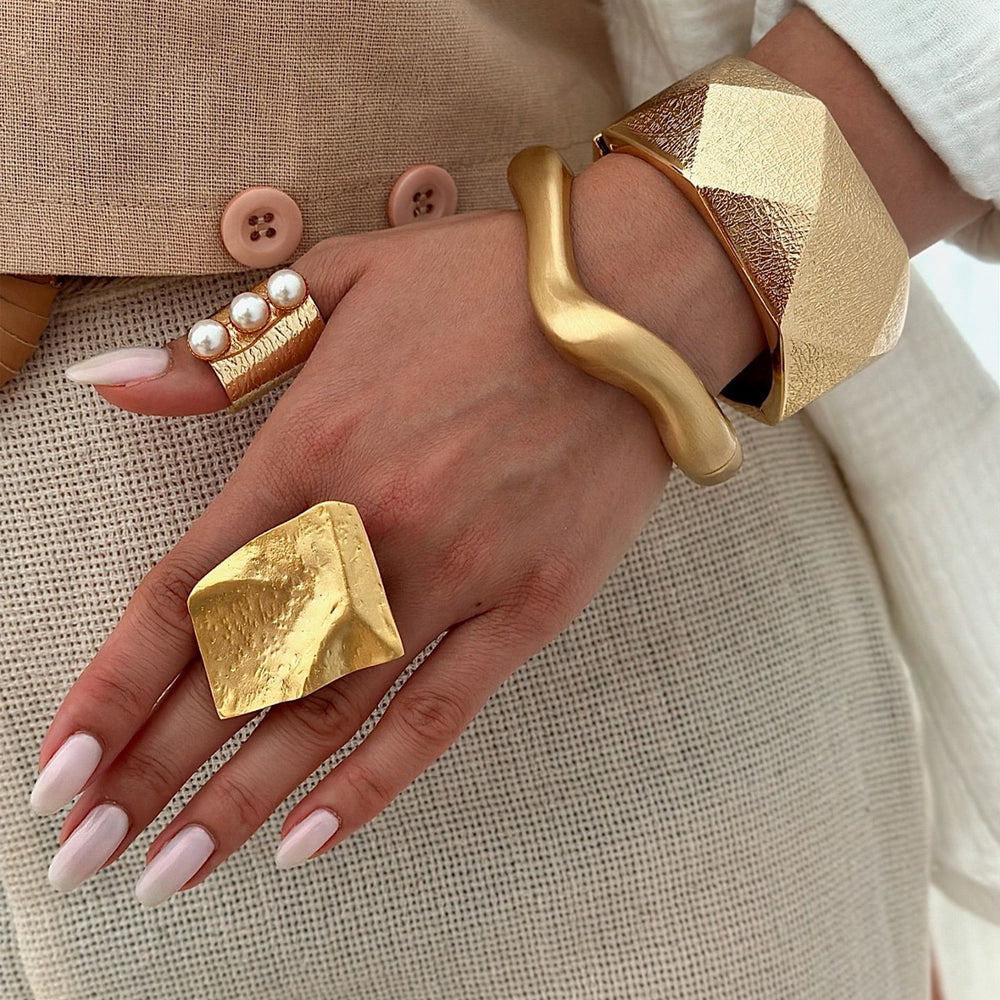 European and american cross-border e-commerce alloy jewelry ancient gold open bracelet niche alloy irregular bracelet jewelry wholesale
