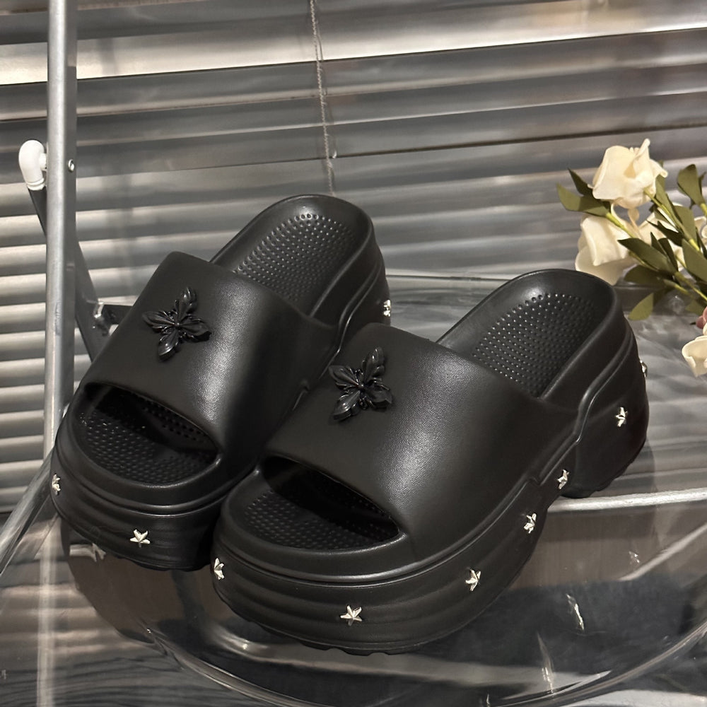 Thick sole rivet slippers women's summer outwear thick sole stomping on shit feeling 2025 new summer popular sandals wholesale