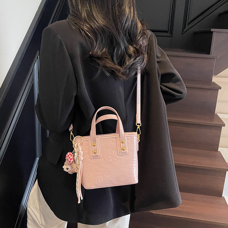 Foreign trade is popular this year, small bags for women 2025 new versatile bucket bags, Korean version commuter shoulder messenger handbag