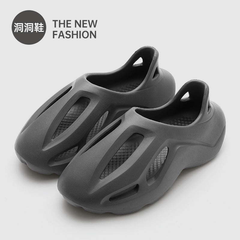 Foreign trade men's hole shoes summer 2024 new stepping on shit couple beach shoes Internet celebrity soft-soled bag head sandals