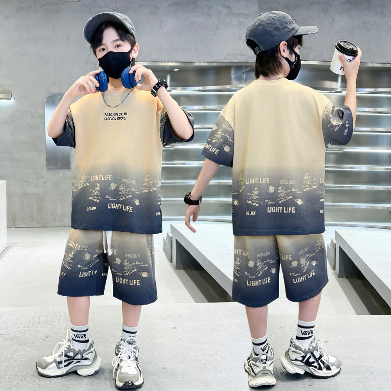 Boys' summer outfit set,  new summer collection, mid-to-large children's lightweight short-sleeve clothing, trendy, cool, and street-style ready