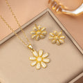 hot-selling diamond casual sunflower necklace accessible luxury niche jewelry for women with high-end sense of elegant and non-fading suit