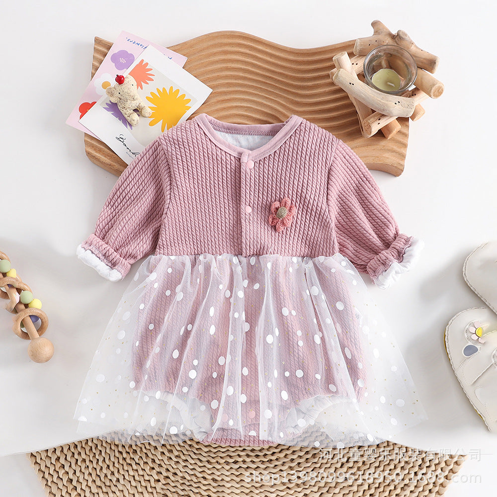 Baby girl's stylish princess-style 100-day outing romper, perfect for spring and autumn. sweet and elegant double-layered one-piece bodysuit for newborns and full-month celebrations