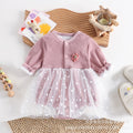 Baby girl's stylish princess-style 100-day outing romper, perfect for spring and autumn. sweet and elegant double-layered one-piece bodysuit for newborns and full-month celebrations