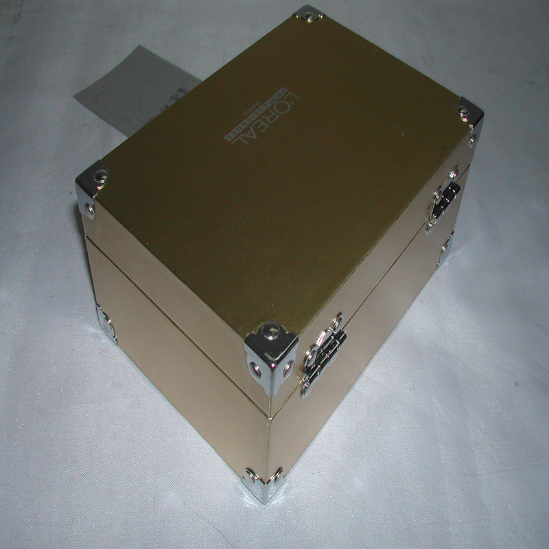 Dongguan manufacturers customize the production of aluminum alloy toolboxes, portable household cosmetic cases, and professional makeup bags from one day