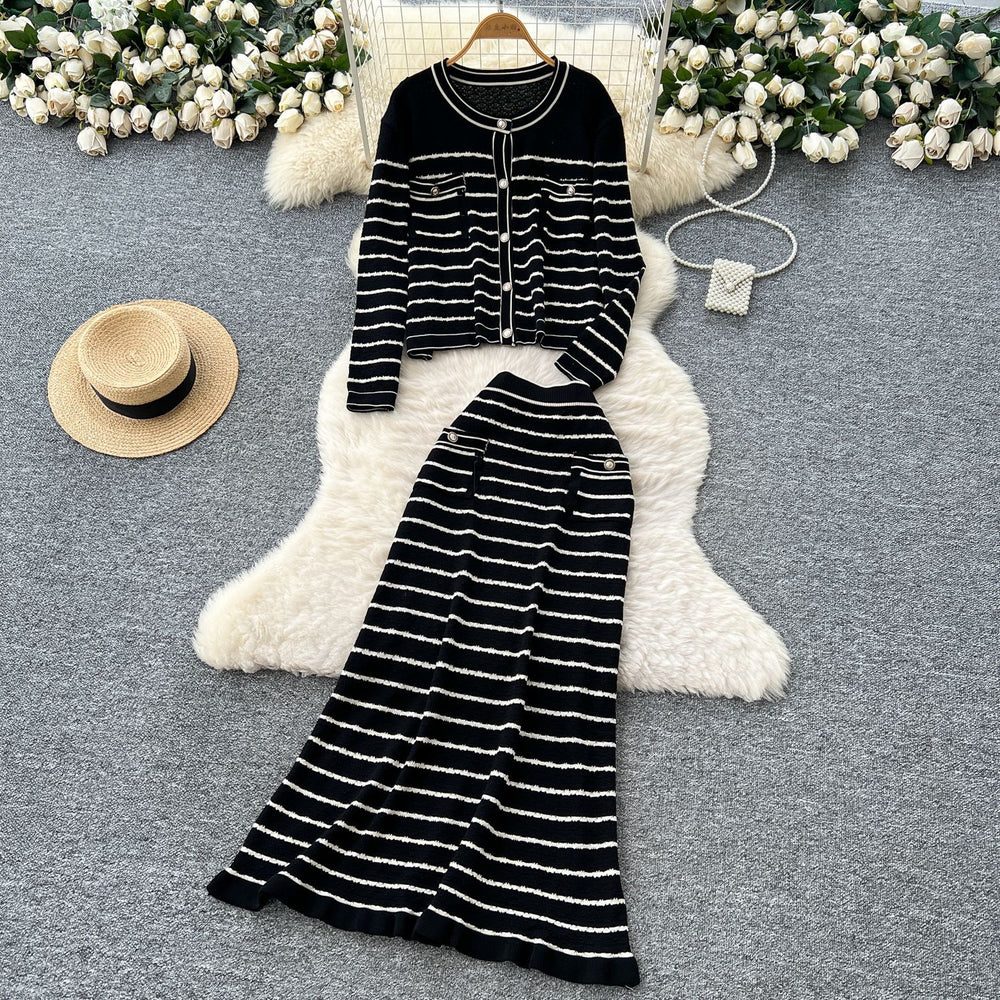 Xiaoxiangfengtwo-piece set women's autum fashionablecontrast colorstripes round neck long sleevesknittingtopshigh waist skirt