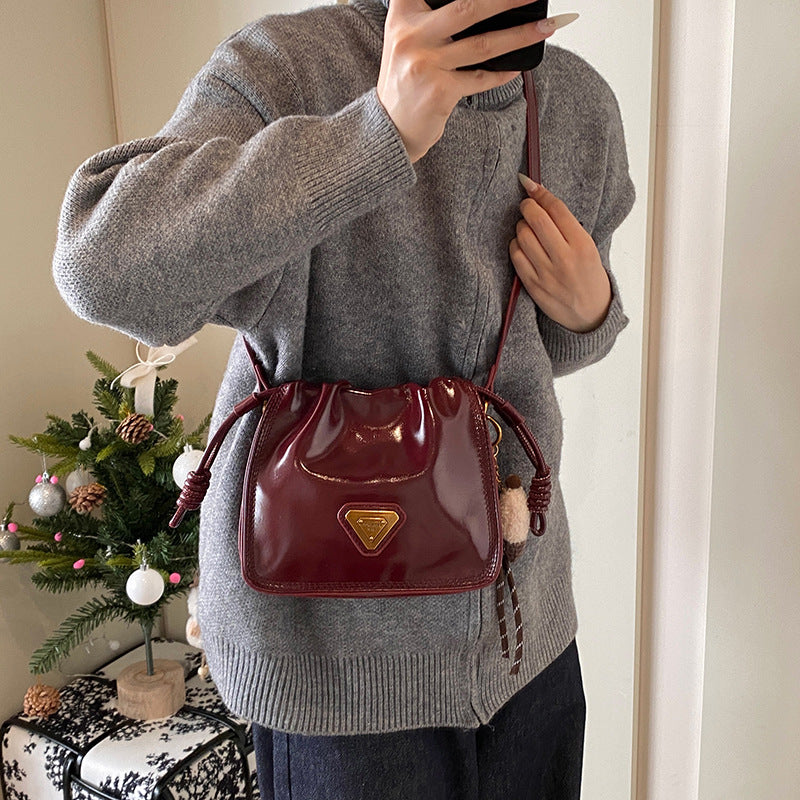 Bag messenger bag women's 2025 new bag winter light luxury niche high-end fashion shoulder bag