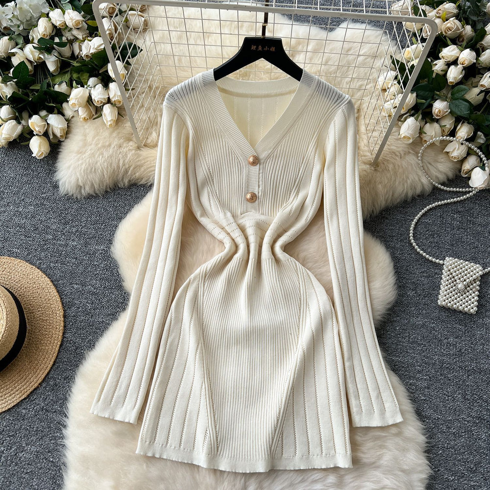 High-end women's dress  new french retro v-neck metallic buckle waist slimming inner layer knit dress