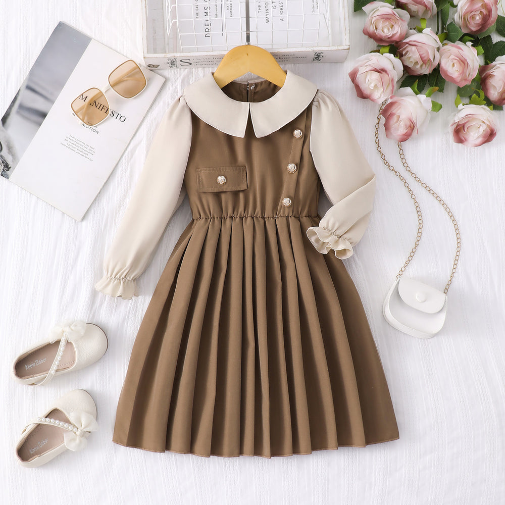 Girls' dress for toddlers and young children, featuring a patchwork collar, cinched waist, long sleeves, and pleated skirt