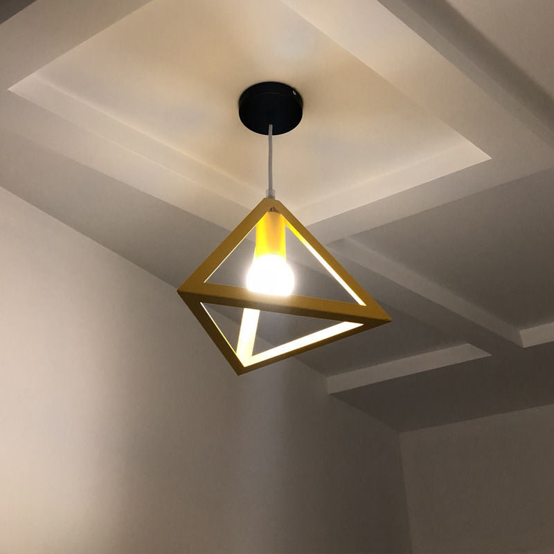 Nordic retro iron restaurant pendant light - three-light industrial style creative artistic small chandelier for hallway and dining room lighting
