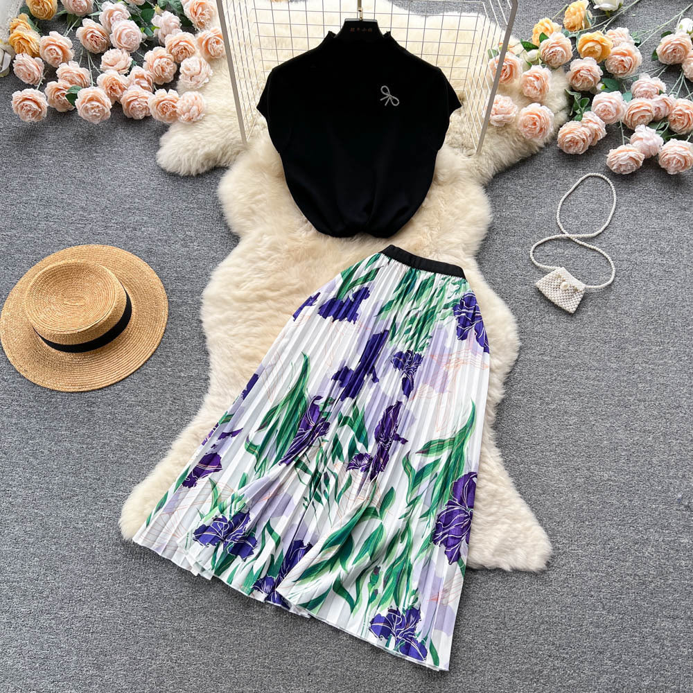 Vintage chic women's summer set: high-end design sleeveless blouse top + pleated maxi skirt two-piece outfit