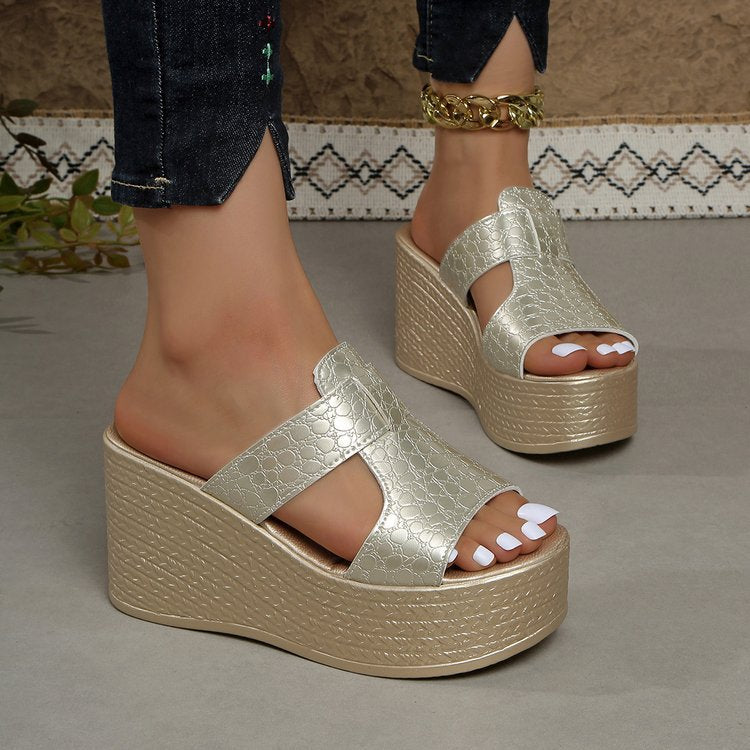 summer new arrival: plus-size platform slides for women (sizes 35-43). wholesale available. dropshipping to  and