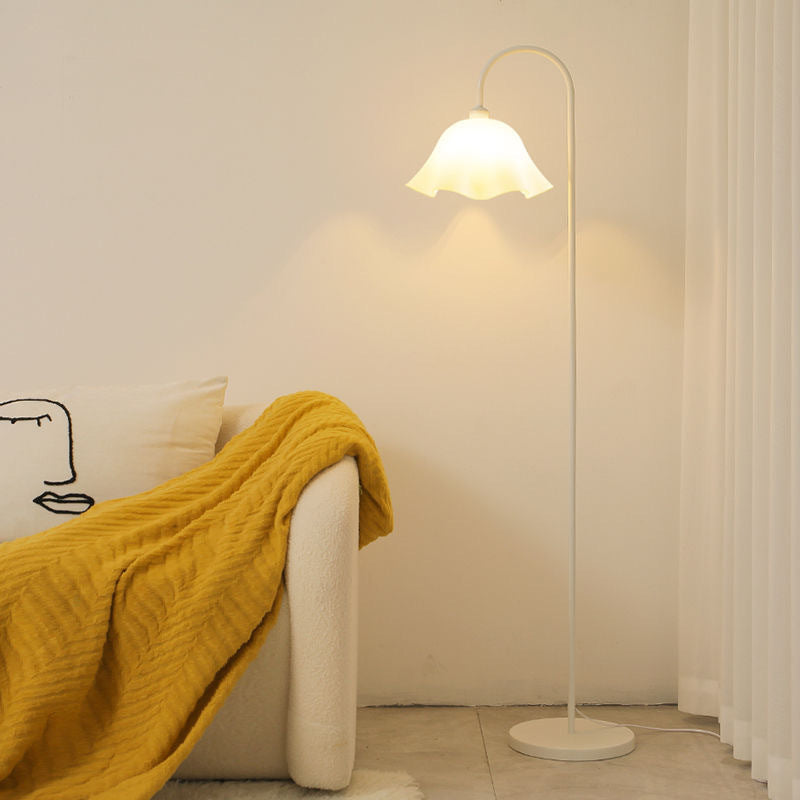 Cream style floor lamp creative stylish flower living room sofa bedside bedroom bedside lamp decorative lamp vertical floor lamp