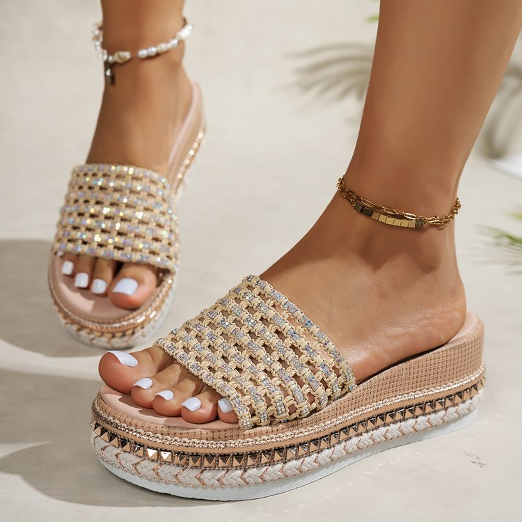 summer new arrival: plus-size chunky sole slides for women (sizes 36-42). wholesale available. dropshipping to  &