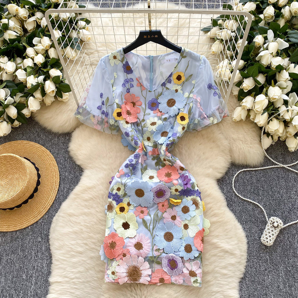 High-end women's summer dress - french vintage v-neck lantern sleeve, heavily embroidered mesh, cinched waist, puff sleeve dress