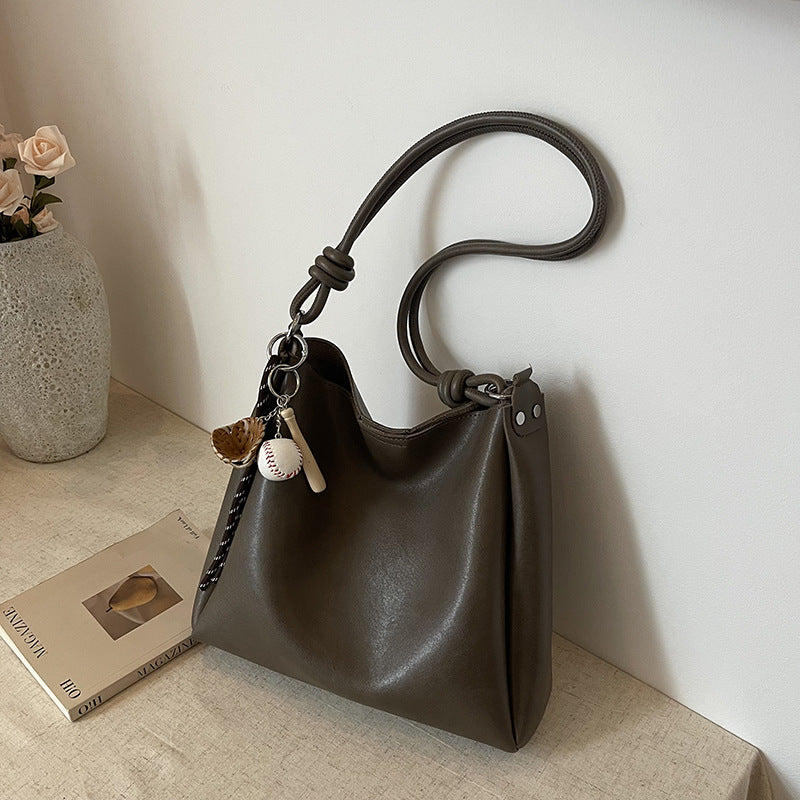 Retro high-end niche design commuter tote bag large bag women's 2025 new soft leather shoulder bag