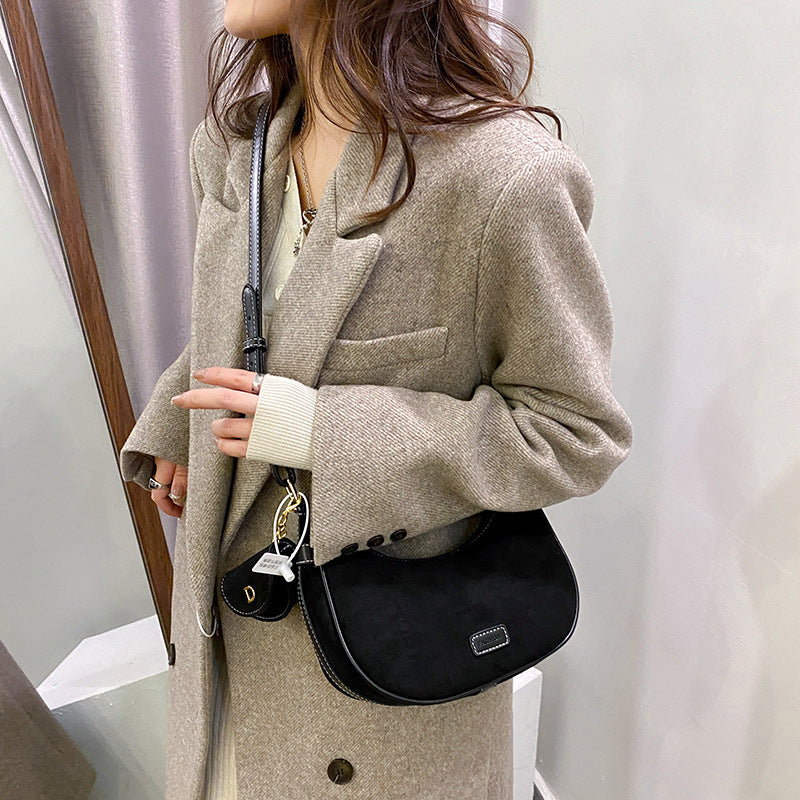 Frosted leather commuter bag women's 2025 new autumn and winter retro Maillard crescent bag versatile shoulder messenger bag
