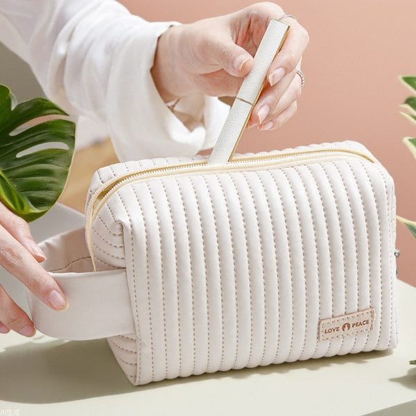 Beilian Fashion Cake Cosmetic Bag ins Style Skin Care Products Storage Bag Hand Carry-on Travel Wash Bag Wholesale