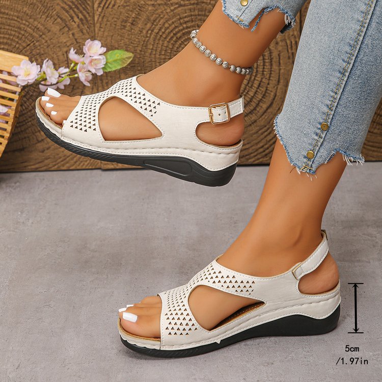 summer new arrival: plus size chunky sole sandals for women, sizes 36-43. wholesale available. dropshipping to  and