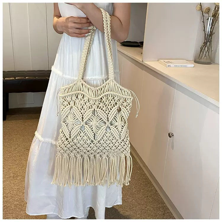 1 tassel straw woven bag women's 2025 new seaside vacation hollow cotton thread woven bag large capacity shoulder tote bag