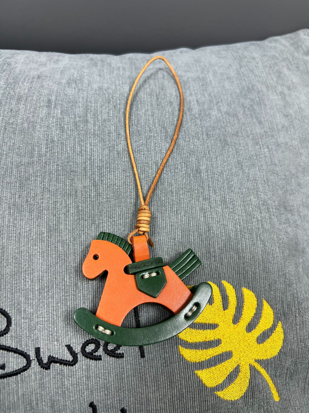 Crazy ins pony pendant cartoon rocking horse cowhide pendant handmade genuine leather bag pendant car keychain