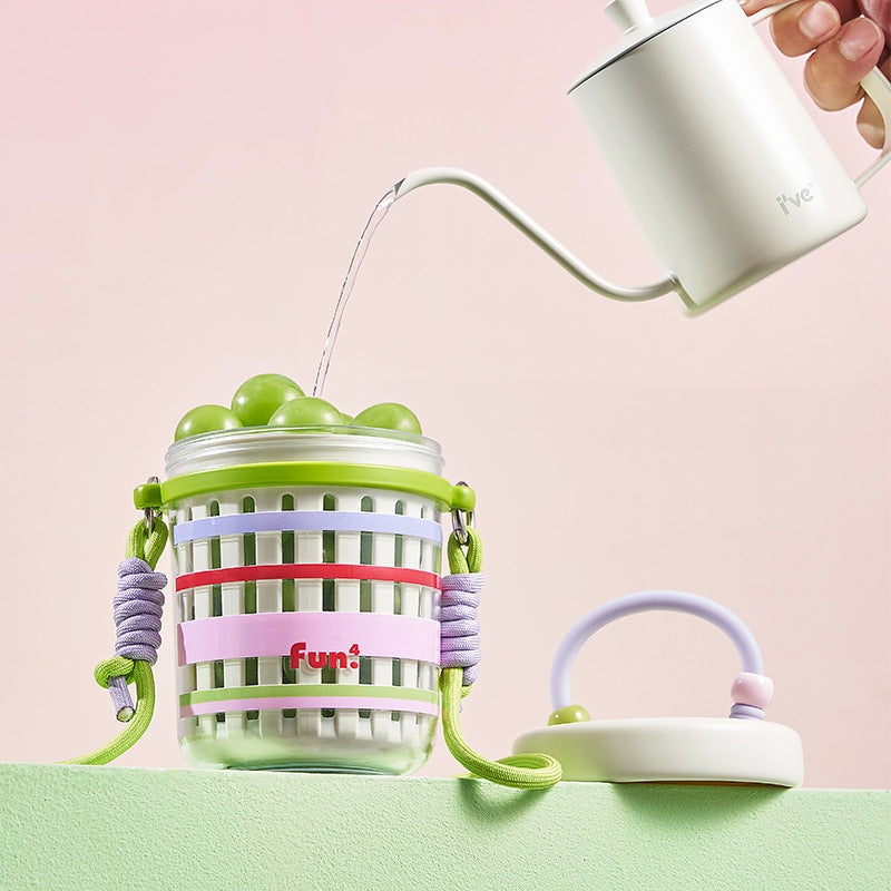 High-style fruit cup, leak-proof and portable, food-grade double-layered with drainage, perfect for on-the-go salads and fruit