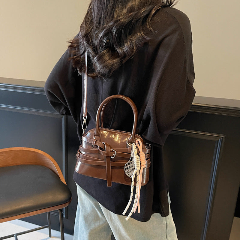 Cross-border handbag women's 2025 new Korean version ins versatile shoulder bag high-end niche design shell bag