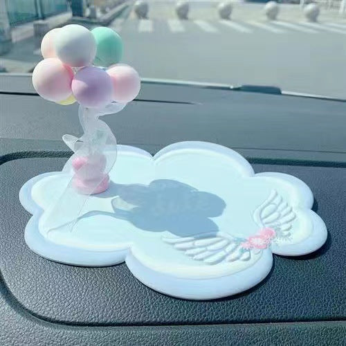 Car anti-slip mat creative cartoon silicone coaster high temperature resistant washable mobile phone storage mat fashion soft rubber placemat