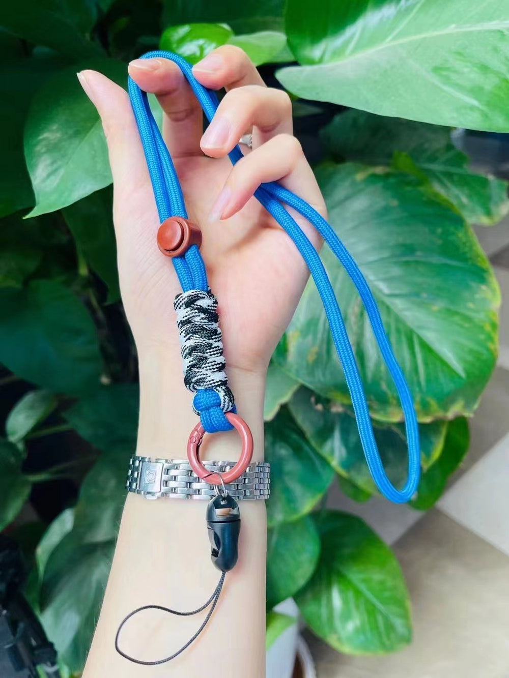 New arrival mobile phone contrast color lanyard halter anti-lost adjustable wrist rope keychain hand-woven rope two-color hand rope