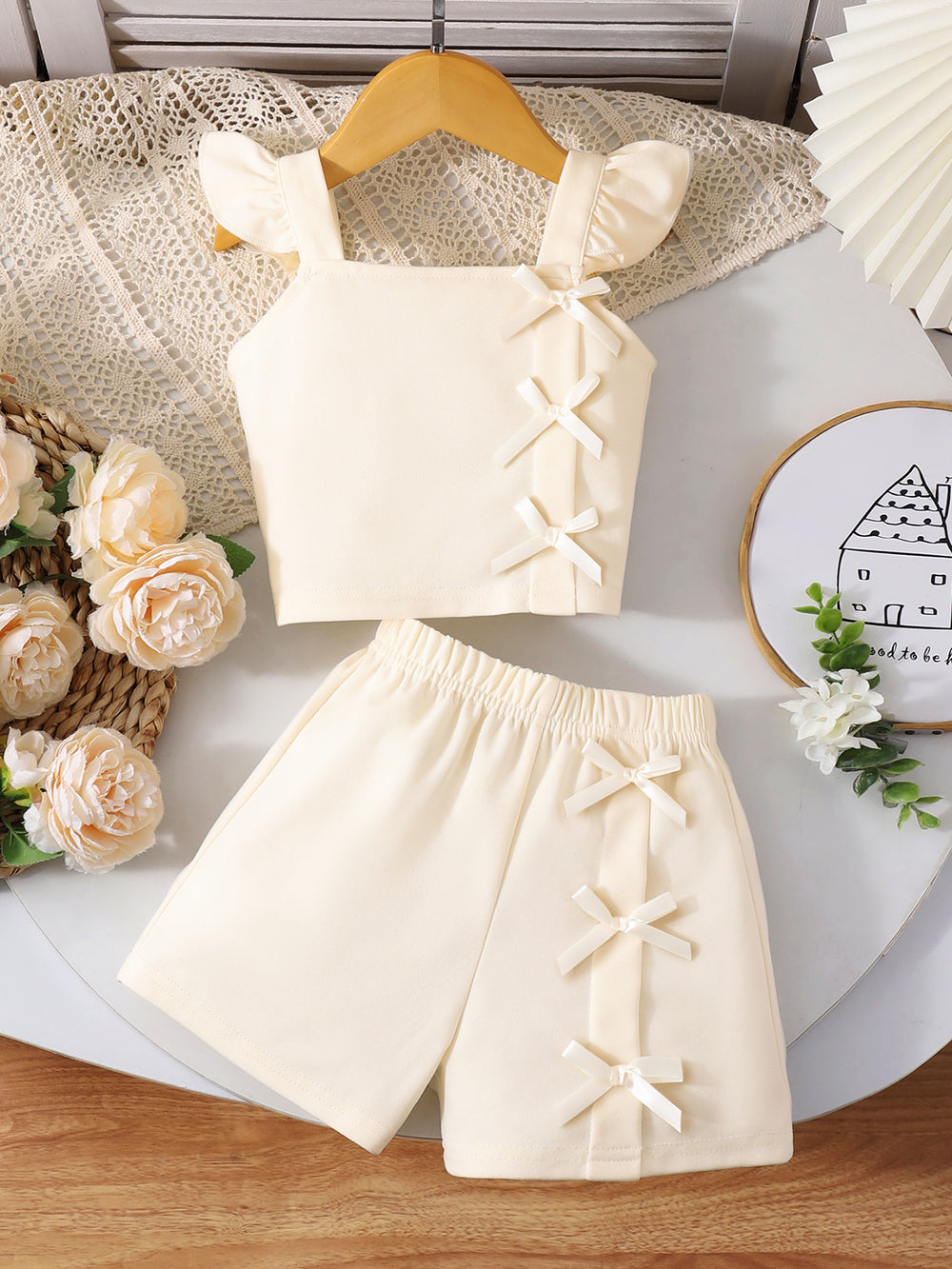 Girls' two-piece outfit: bow-embellished flutter sleeve top + shorts set
