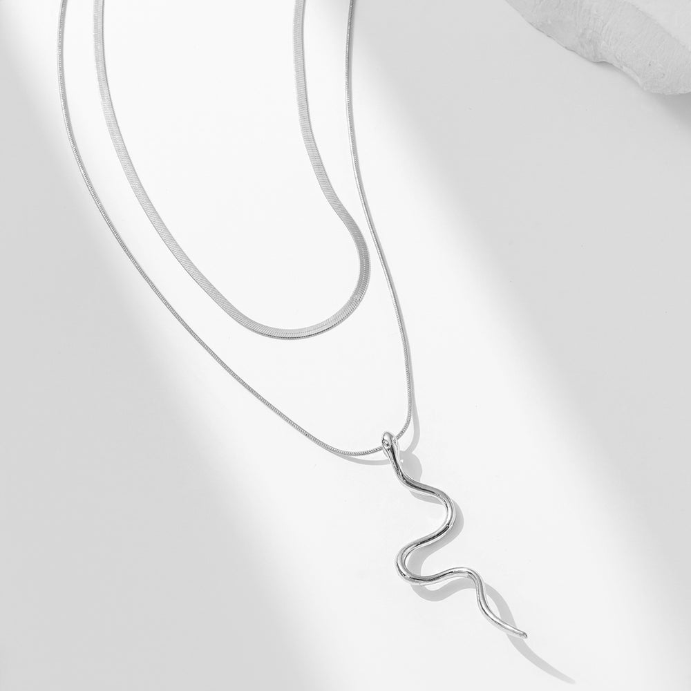 Wholesale snake pendants: european and american cross-border creative necklaces, fashionable minimalist double-layer stackable hip-hop zodiac snake jewelry for women
