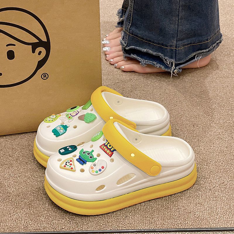 2025 summer new collection: closed-toe slides - trendy, platform, thick-soled, non-slip, wear-resistant clogs & sandals for outdoor wear