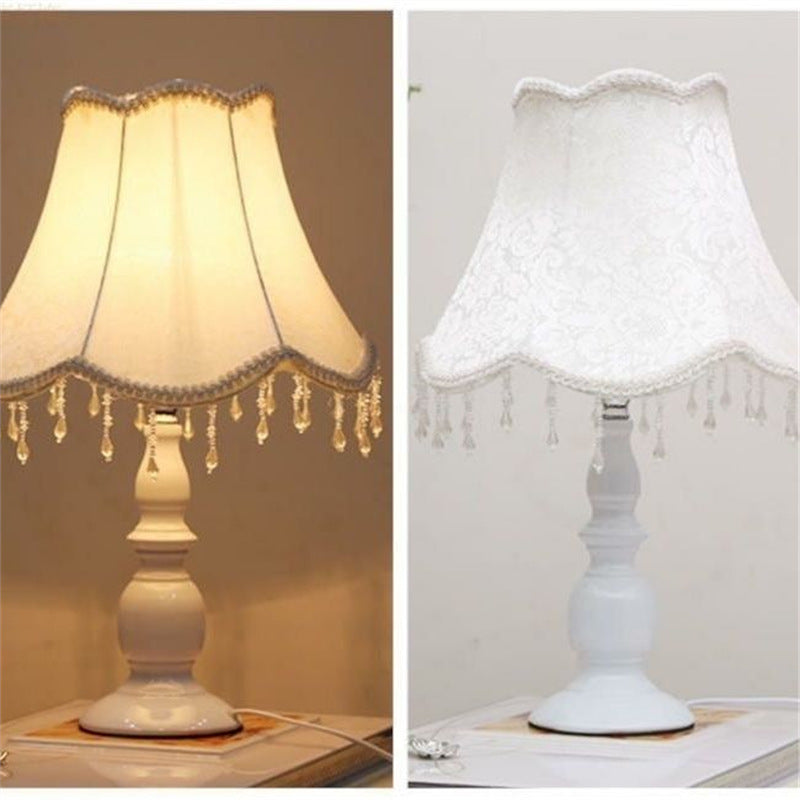 European-style bedroom decor: cozy retro table lamp for wedding rooms - creative, modern, unique, romantic night light with adjustable brightness for nursing
