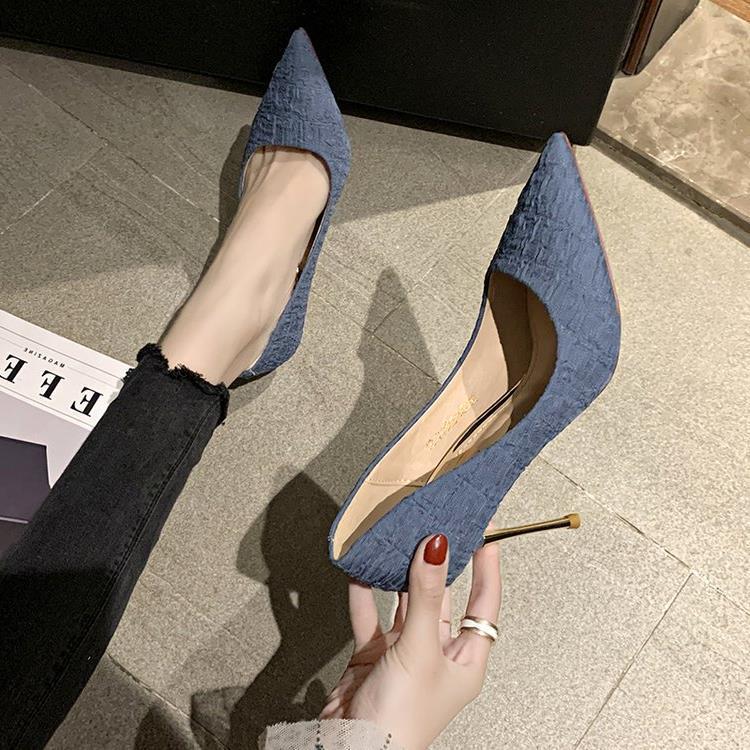 Internet celebrity small fresh French girl high heels women 2022 spring and autumn new sweet pointed shallow mouth professional single shoes women