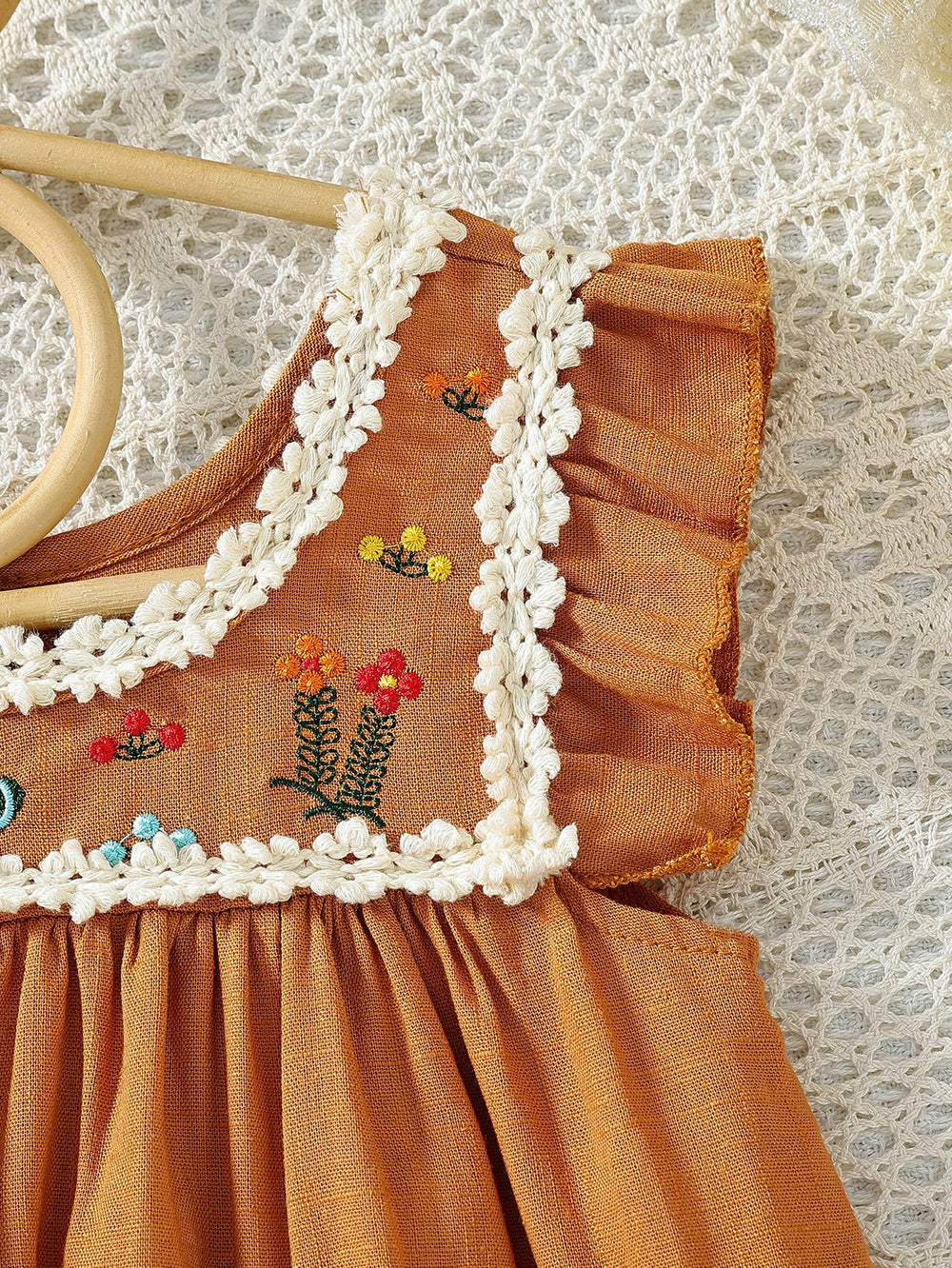 e-commerce vintage lace girl's dress, embroidered lace, small pocket, beach vacation dress, dropshipping available