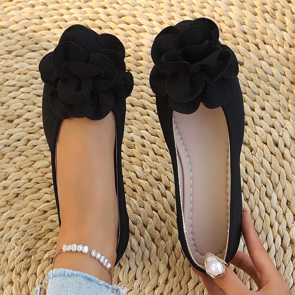 Plus size women's flats for export - spring  new collection: pointed-toe, soft-soled loafers with floral embellishments - ready to ship