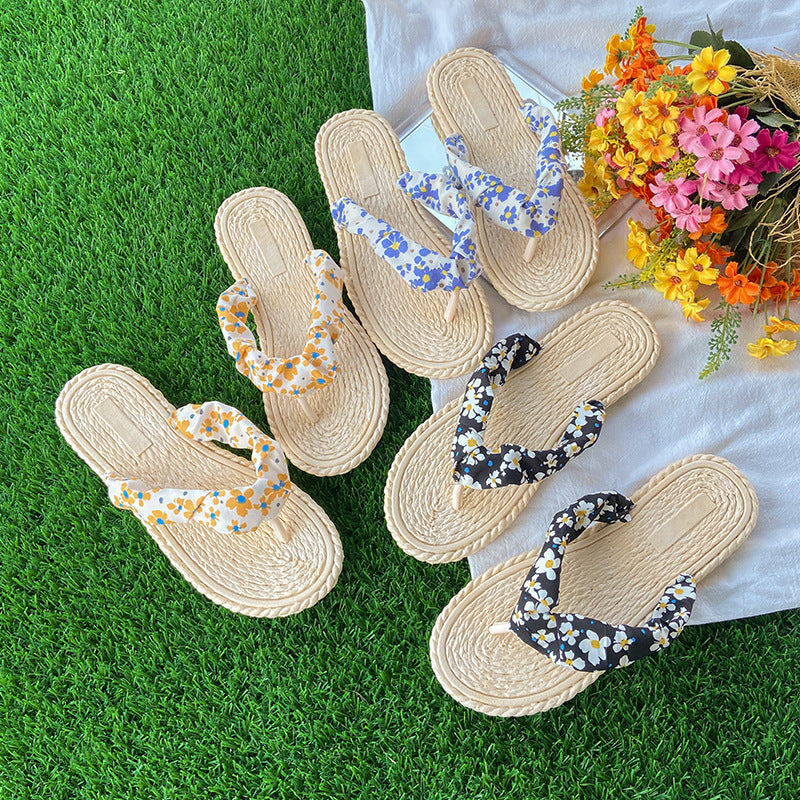 Women's flip-flops: lightweight, comfortable, and stylish for summer beach getaways. trendy, versatile, and non-slip sandals