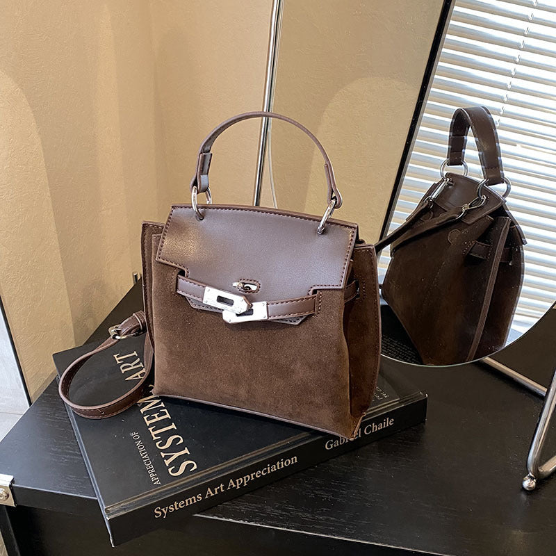Retro niche suede bag women's 2025 new autumn and winter versatile messenger bag super fire handbag small bag