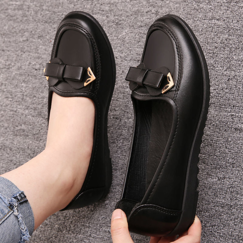 Women's comfort shoes: casual flats for seniors - soft sole, non-slip, comfortable, autumn, low-cut leather shoes, flat work shoes